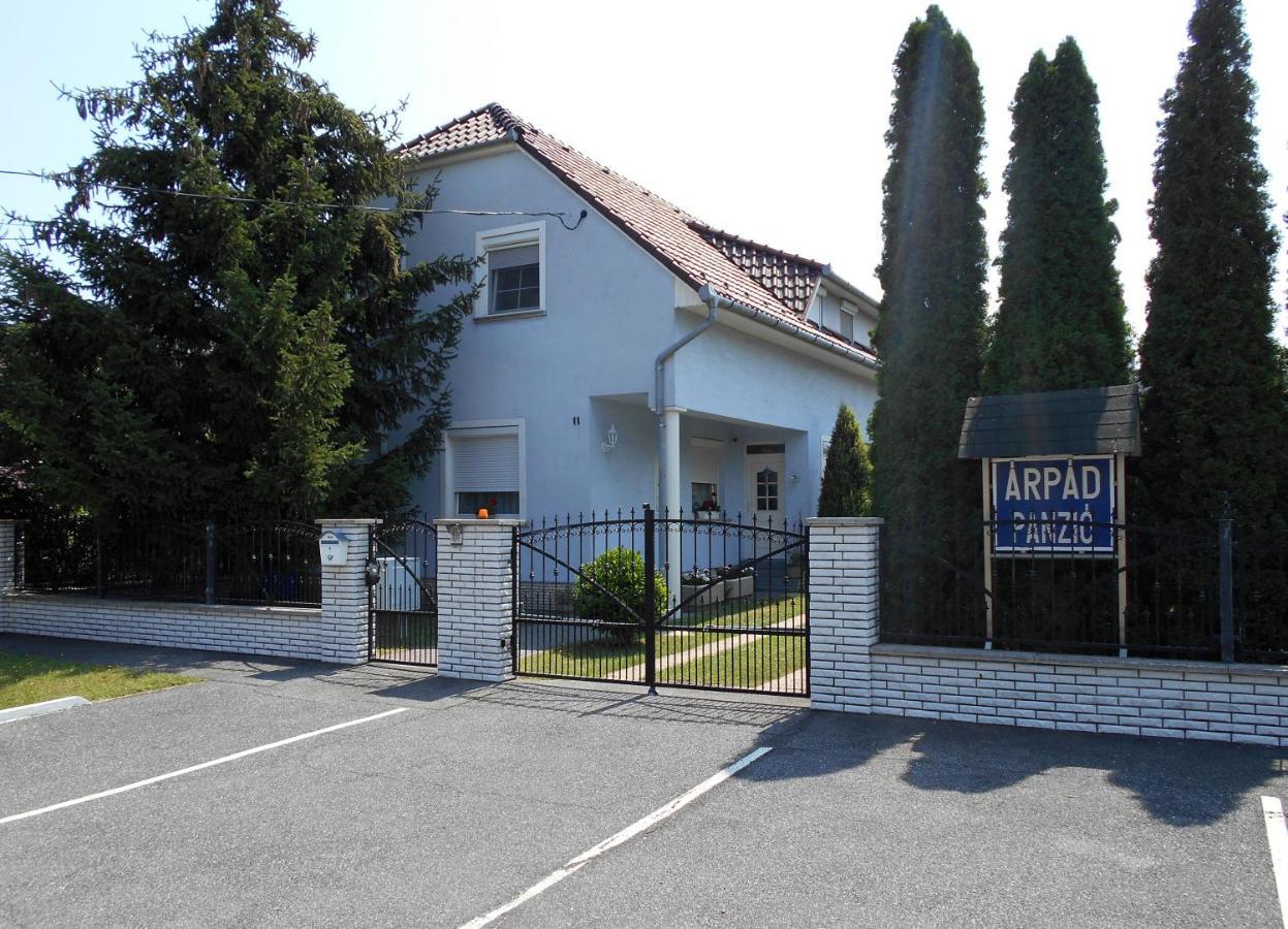 Bed and Breakfast Árpád Panzió Győr Exterior foto