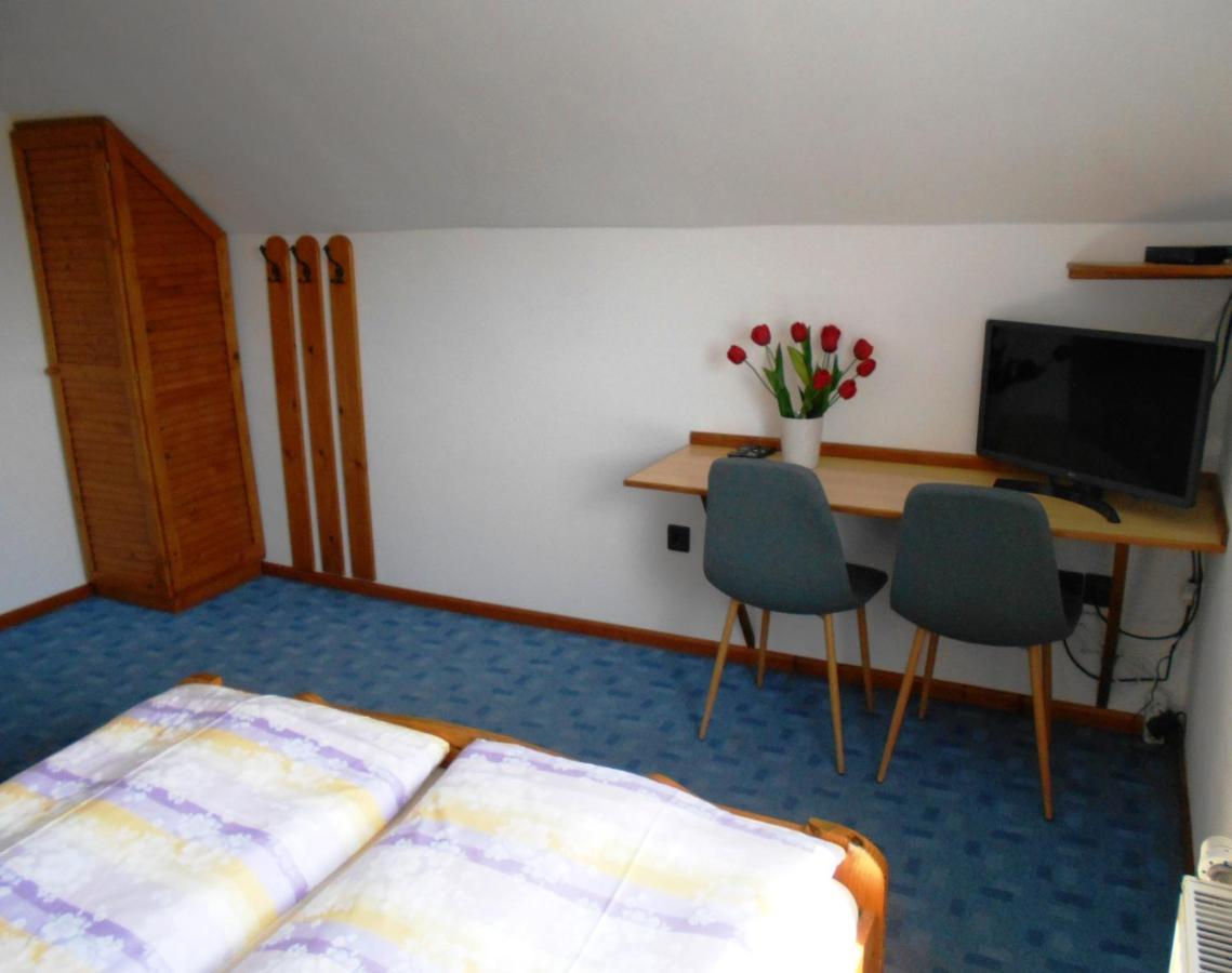 Bed and Breakfast Árpád Panzió Győr Exterior foto